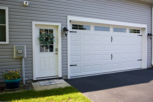 24/7 Emergency Garage Door Panel Replacement experts in Zebulon, GA
